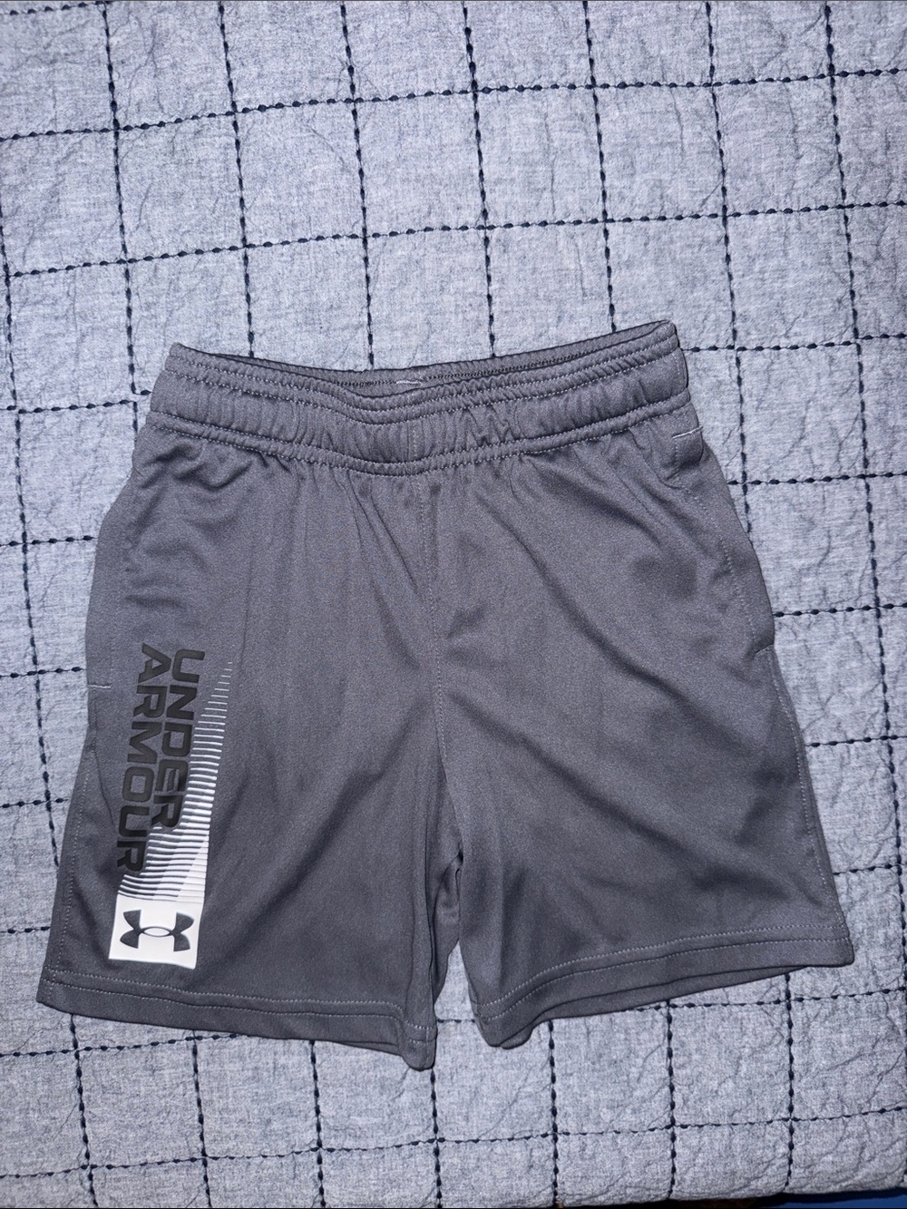 Under Armour youth extra small XS boys shorts gray with pockets